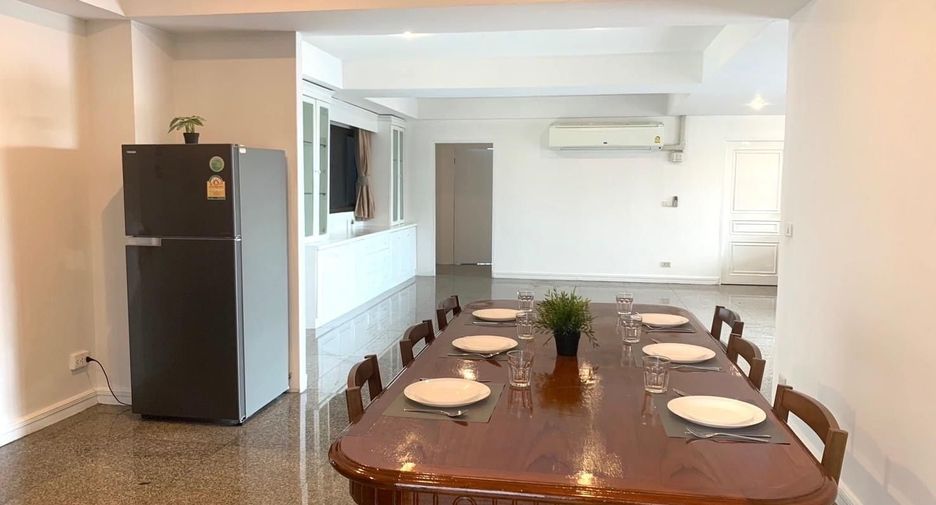 For rent 3 bedrooms condo in Watthana, Bangkok