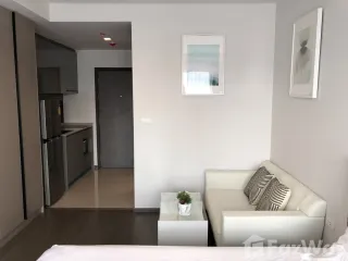 À louer studio condo à Phra Khanong, Bangkok