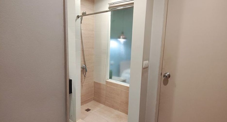 Condo en alquiler de 1 habitaciones en Huai Khwang, Bangkok