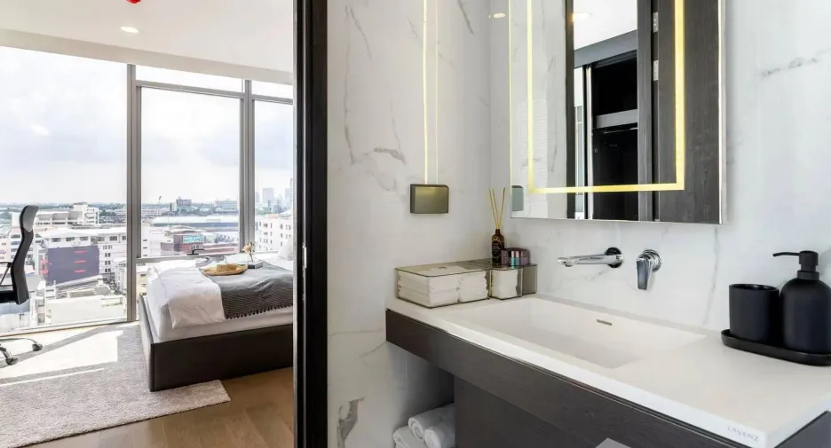 For rent 2 bedrooms condo in Khlong Toei, Bangkok