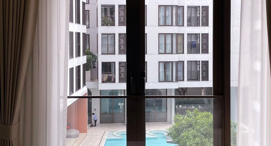 For rent 2 bedrooms condo in Watthana, Bangkok