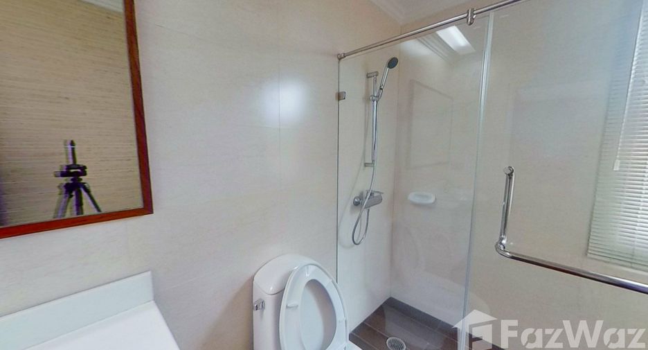 For rent 3 bedrooms condo in Sathon, Bangkok
