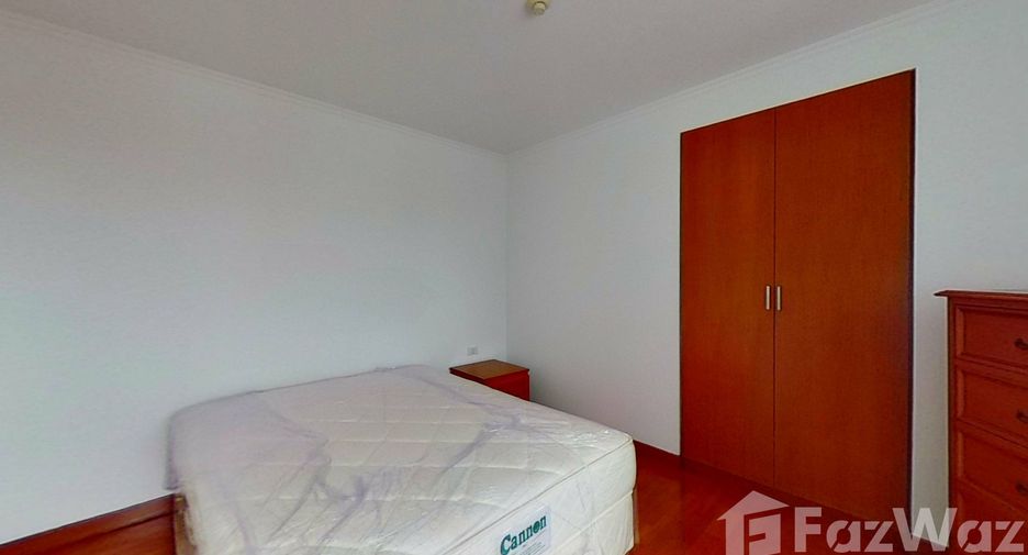 For rent 3 bedrooms condo in Sathon, Bangkok