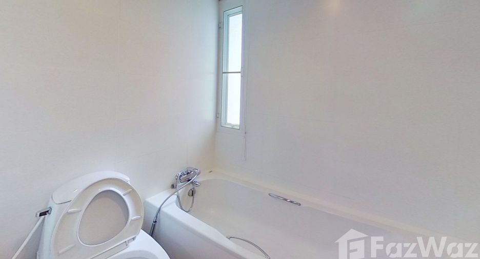 For rent 3 bedrooms condo in Sathon, Bangkok