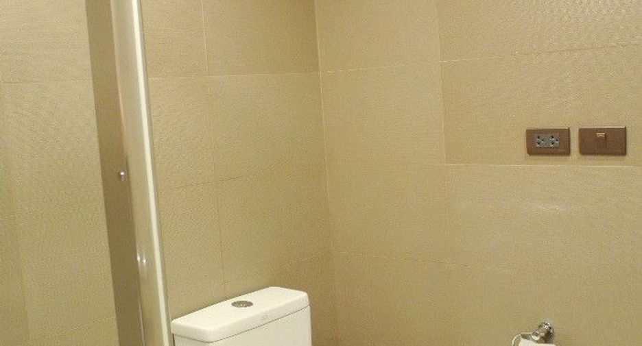 For rent 4 bedrooms condo in Watthana, Bangkok