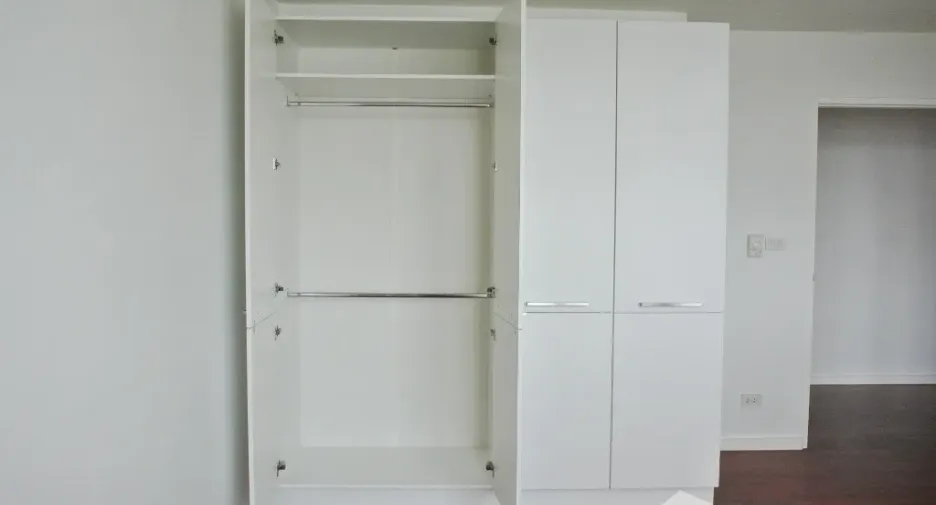 For rent 4 bedrooms condo in Watthana, Bangkok