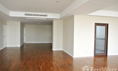 For rent 4 bedrooms condo in Watthana, Bangkok