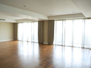 For rent 4 bedrooms condo in Watthana, Bangkok