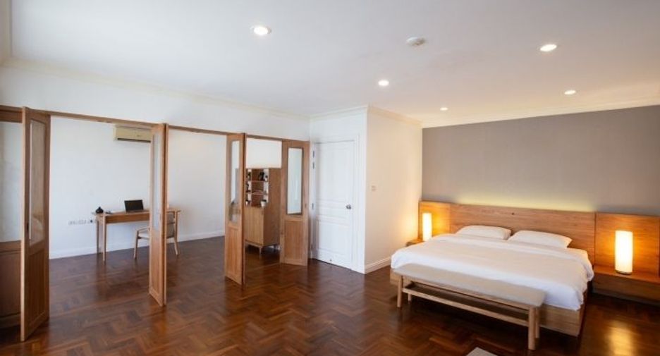 Condo en alquiler de 4 habitaciones en Watthana, Bangkok