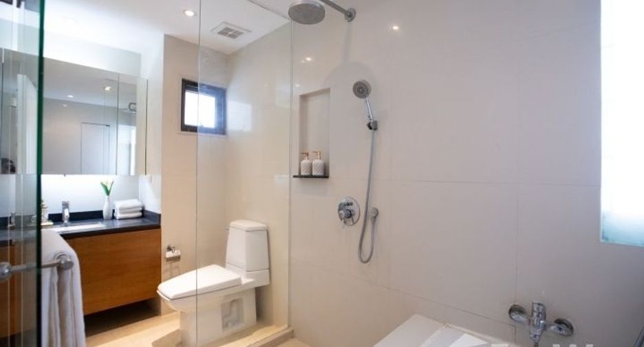 Condo en alquiler de 4 habitaciones en Watthana, Bangkok