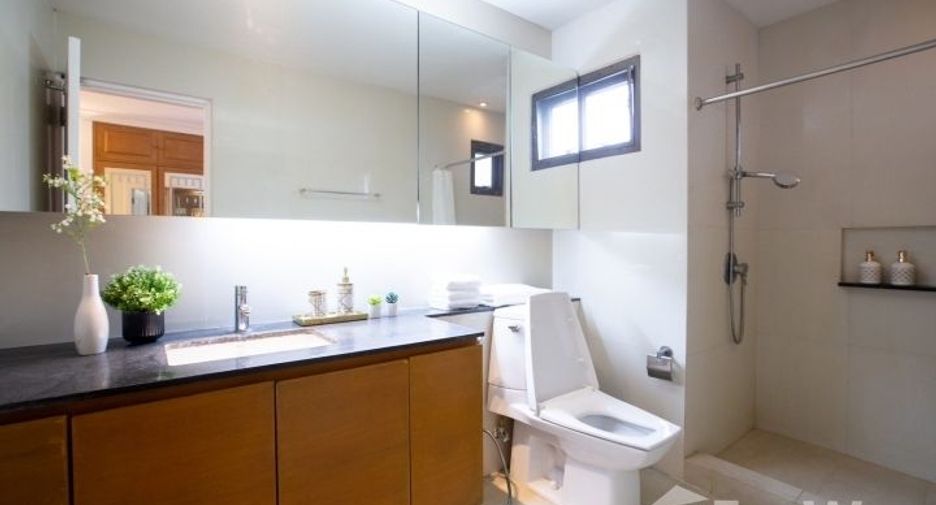 Condo en alquiler de 4 habitaciones en Watthana, Bangkok