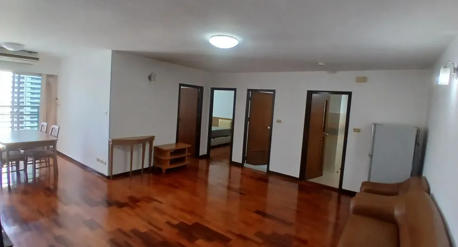 For rent 2 bedrooms condo in Yan Nawa, Bangkok
