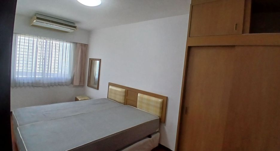 For rent 2 bedrooms condo in Yan Nawa, Bangkok