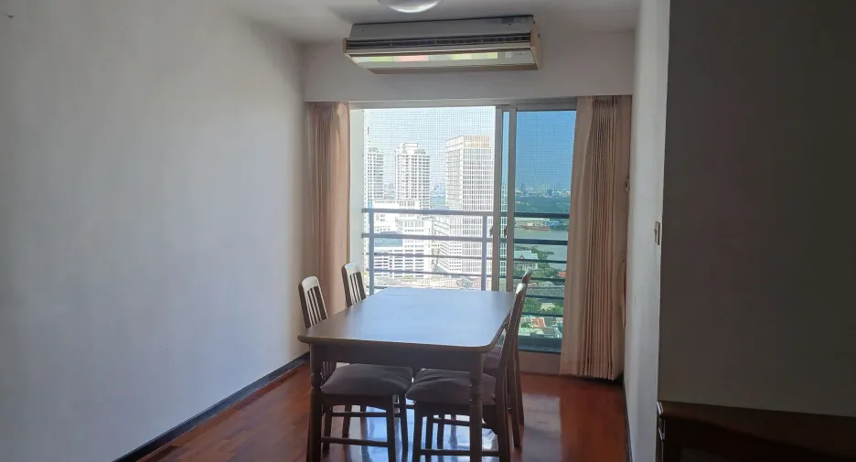 For rent 2 bedrooms condo in Yan Nawa, Bangkok