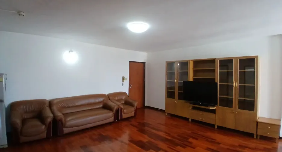 For rent 2 bedrooms condo in Yan Nawa, Bangkok