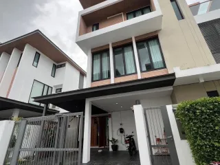 For rent 3 bedrooms house in Suan Luang, Bangkok