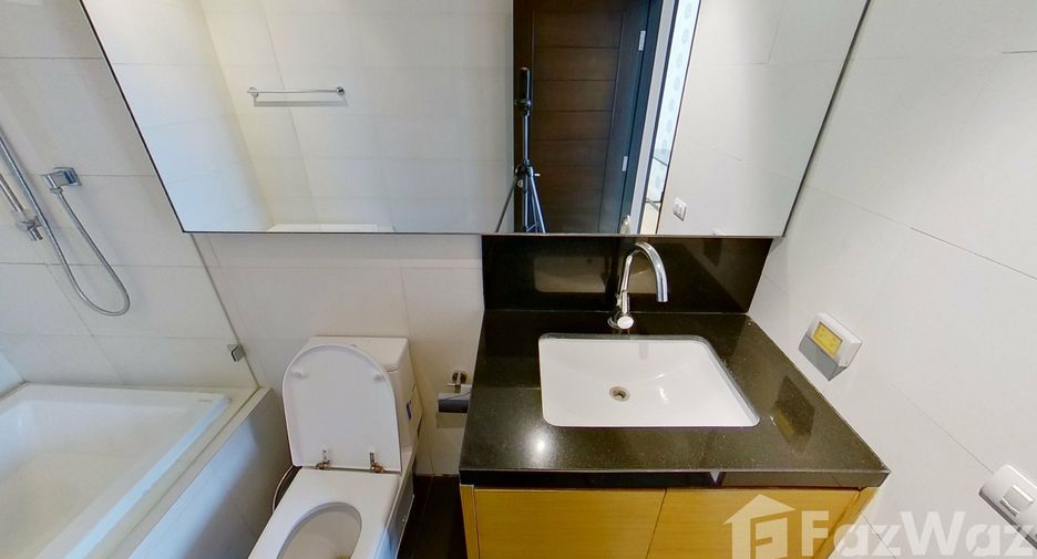 For rent 2 bedrooms condo in Watthana, Bangkok