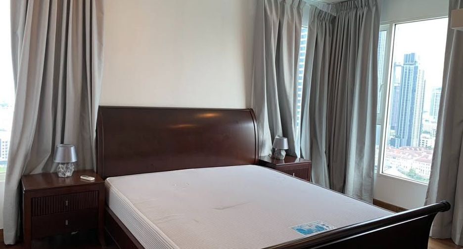 For rent 4 bedrooms condo in Watthana, Bangkok