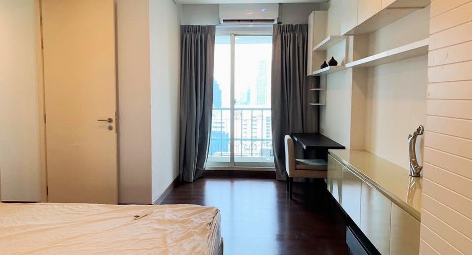 For rent 4 bedrooms condo in Watthana, Bangkok