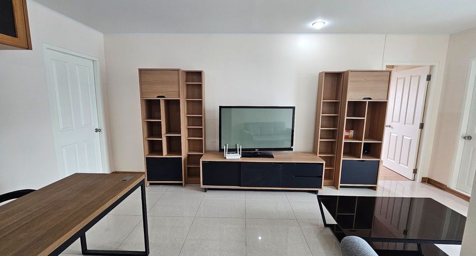 For rent 2 bedrooms condo in Phaya Thai, Bangkok