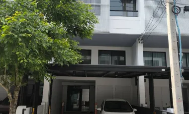 For rent 3 bedrooms house in Bang Kapi, Bangkok