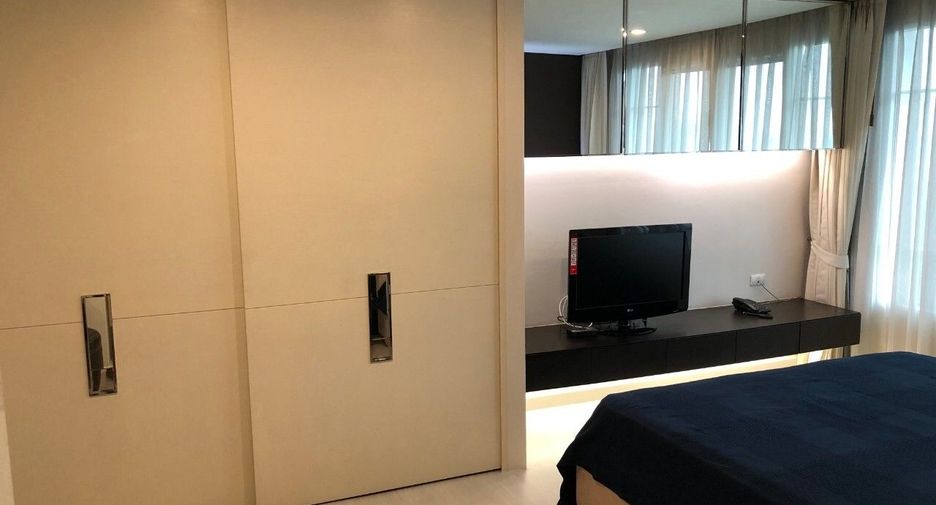 For rent 2 bedrooms condo in Khlong San, Bangkok