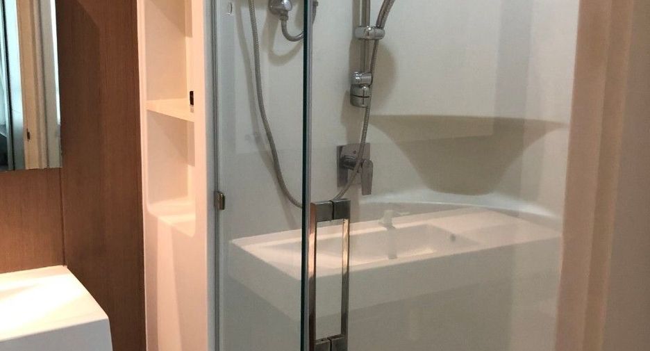 For rent 2 bedrooms condo in Khlong San, Bangkok