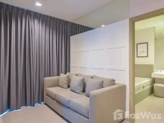 For rent 2 bedrooms condo in Huai Khwang, Bangkok