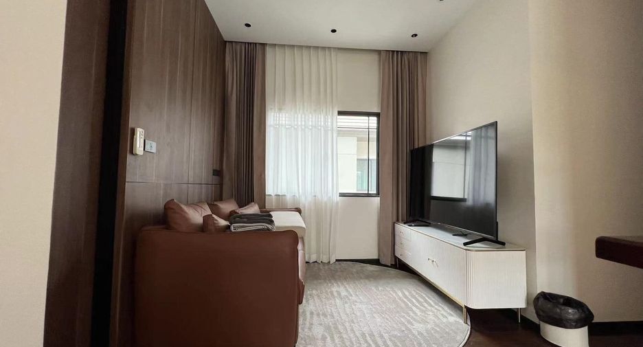 For rent 4 bedrooms house in Khan Na Yao, Bangkok