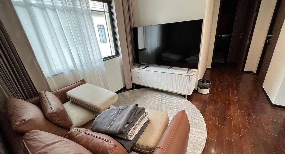 For rent 4 bedrooms house in Khan Na Yao, Bangkok