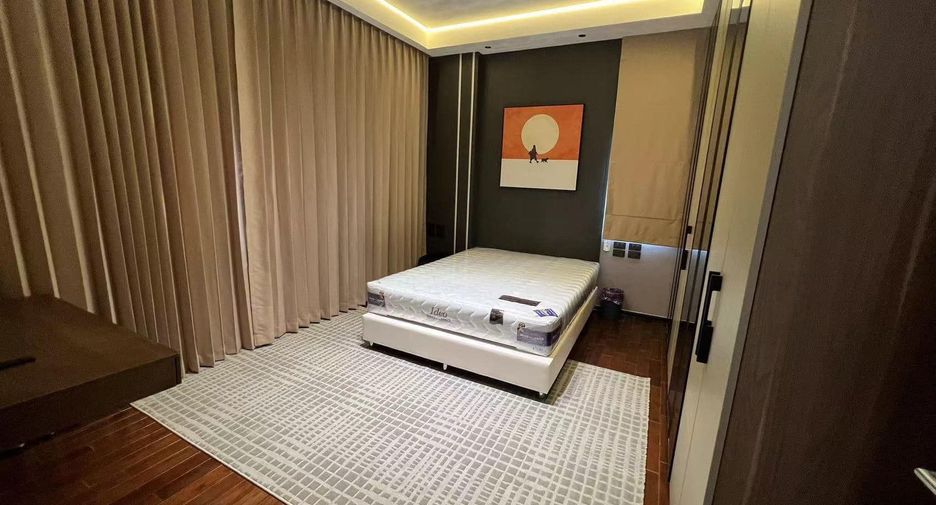 For rent 4 bedrooms house in Khan Na Yao, Bangkok