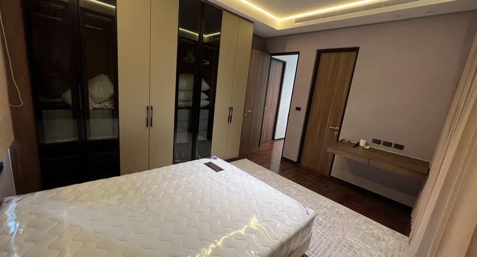For rent 4 bedrooms house in Khan Na Yao, Bangkok