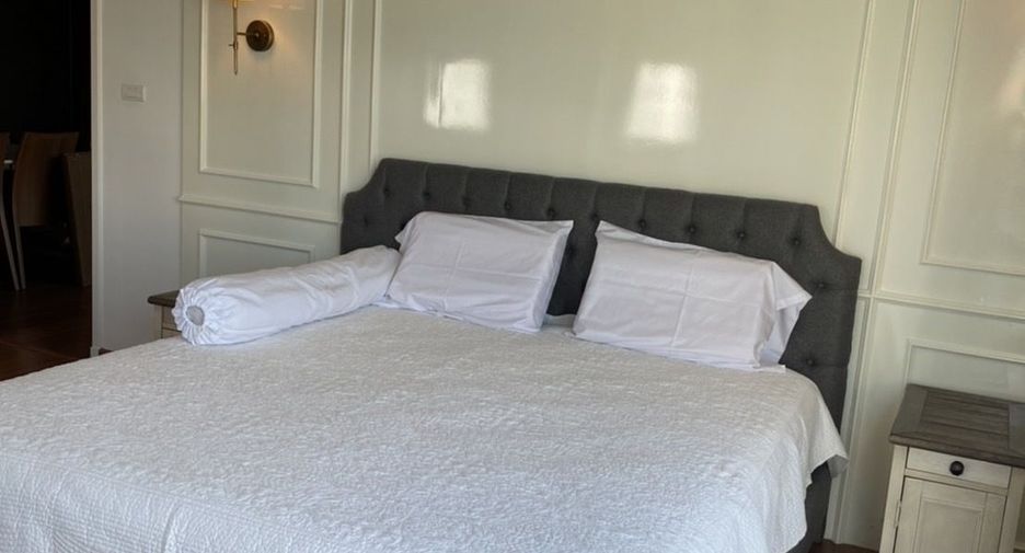 For rent 2 bedrooms condo in Phaya Thai, Bangkok
