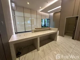 For rent retail Space in Thon Buri, Bangkok