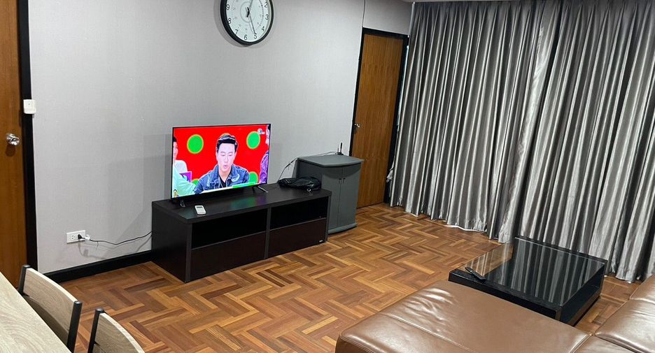 For rent 2 bedrooms condo in Phra Khanong, Bangkok