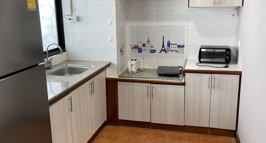 For rent 2 bedrooms condo in Phra Khanong, Bangkok