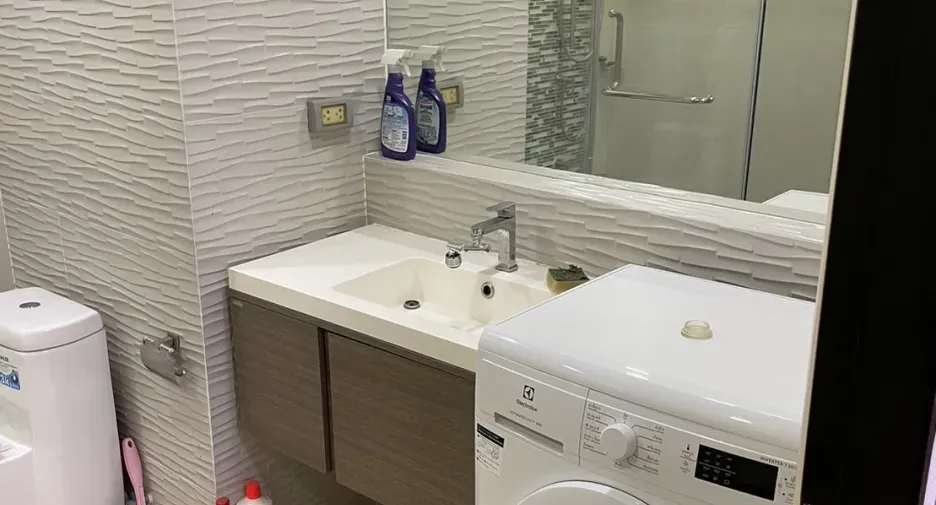 For rent 2 bedrooms condo in Phra Khanong, Bangkok