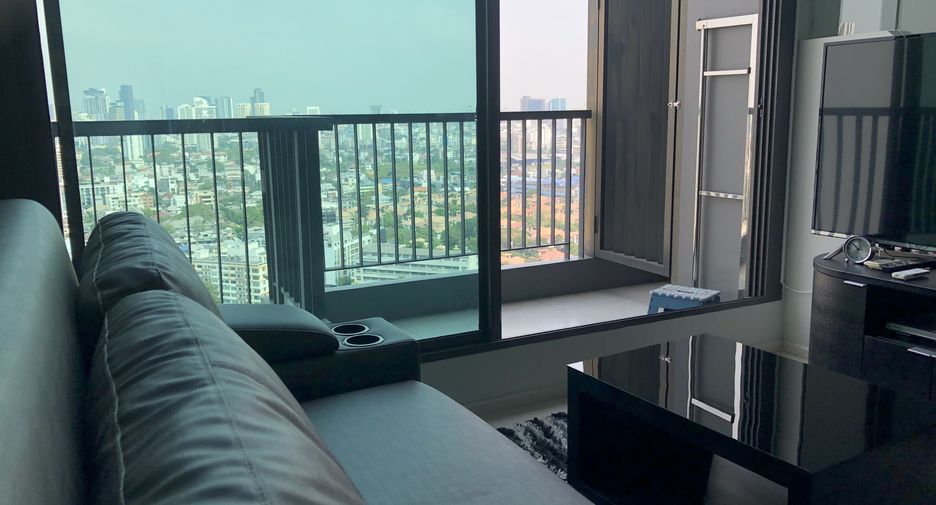 Condo en alquiler de 1 habitaciones en Khlong Toei, Bangkok