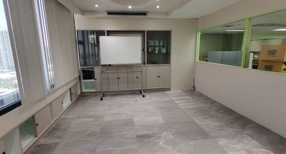 For rent office in Khlong Toei, Bangkok
