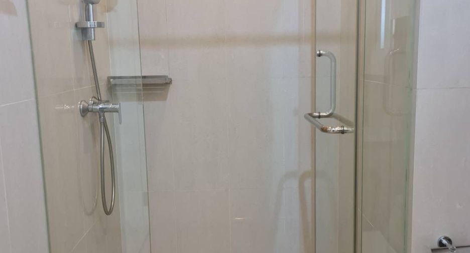 For rent 2 bedrooms condo in Pathum Wan, Bangkok
