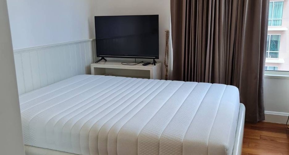 For rent 2 bedrooms condo in Pathum Wan, Bangkok
