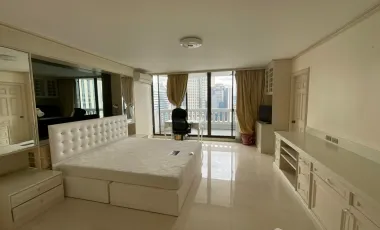 Condo en alquiler de 3 habitaciones en Khlong Toei, Bangkok