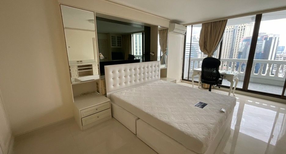 For rent 3 bedrooms condo in Khlong Toei, Bangkok