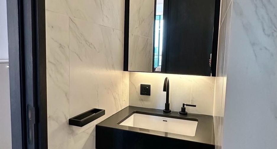 For rent 1 bed condo in Sathon, Bangkok