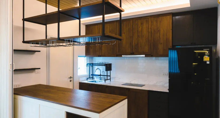 Casa adosada en alquiler de 3 habitaciones en Bang Phli, Samut Prakan