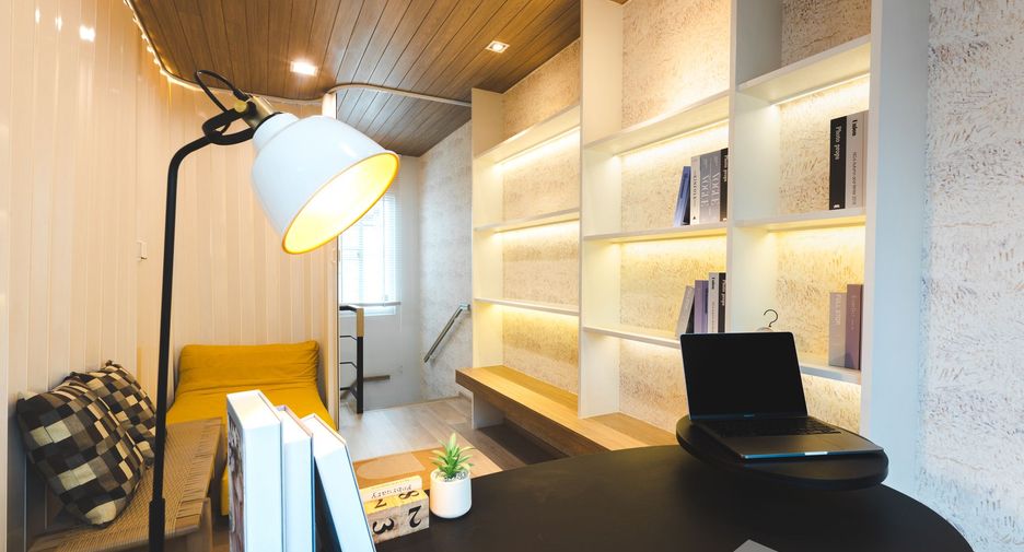 Casa adosada en alquiler de 3 habitaciones en Bang Phli, Samut Prakan