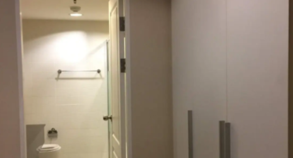 For rent 3 bedrooms condo in Huai Khwang, Bangkok