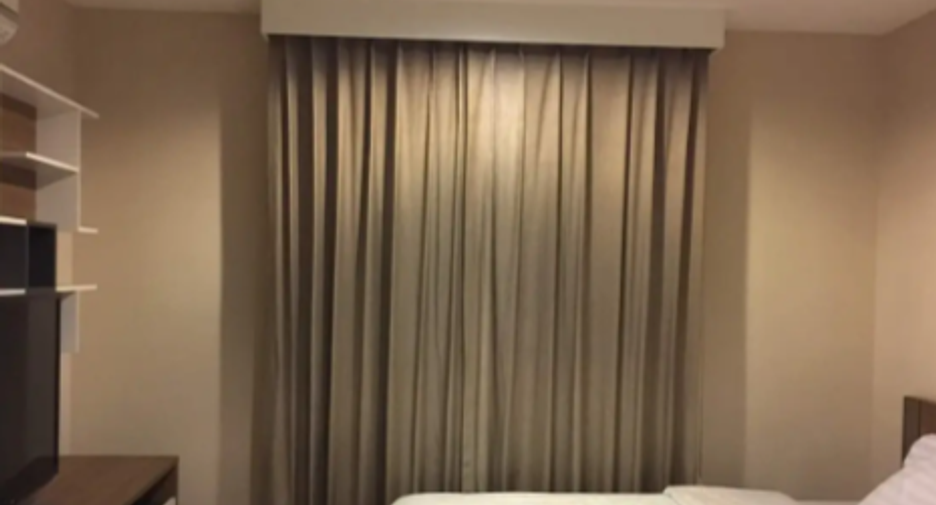 For rent 3 bedrooms condo in Huai Khwang, Bangkok