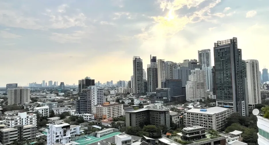 Condo en alquiler de 2 habitaciones en Khlong Toei, Bangkok