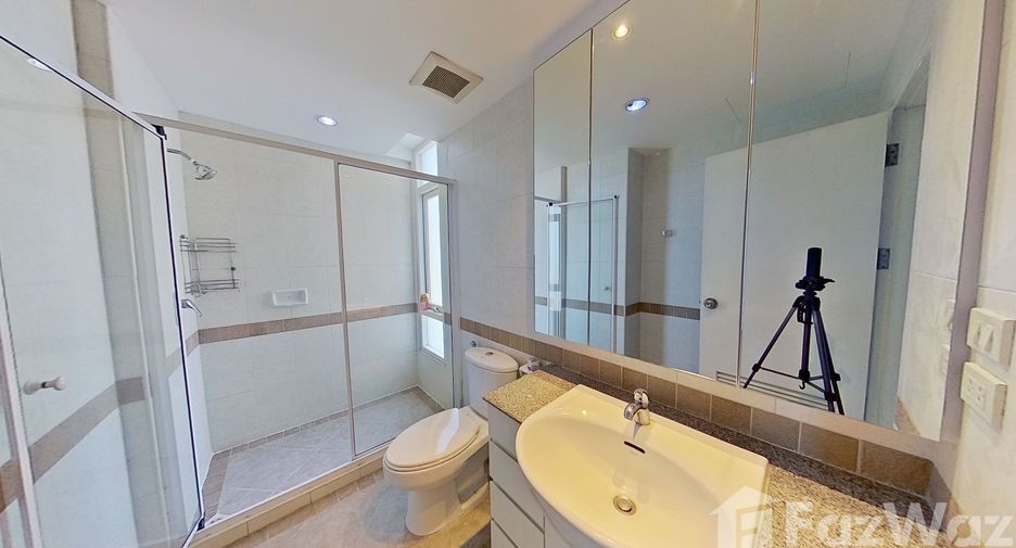 For rent 3 ベッドルーム condo in Yan Nawa, Bangkok
